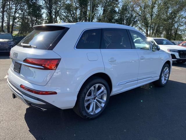 new 2025 Audi Q7 car, priced at $75,655