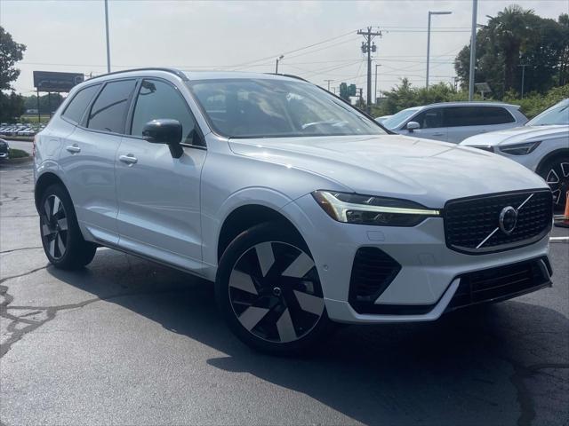 new 2025 Volvo XC60 Plug-In Hybrid car