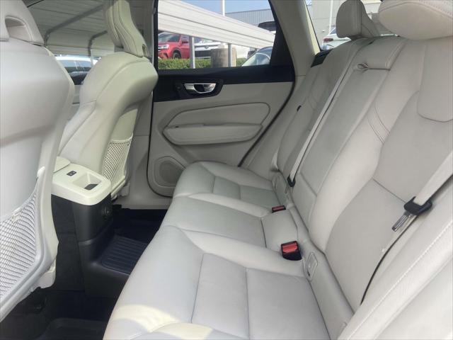 new 2025 Volvo XC60 Plug-In Hybrid car