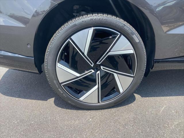 new 2025 Volvo EX90 car, priced at $88,755