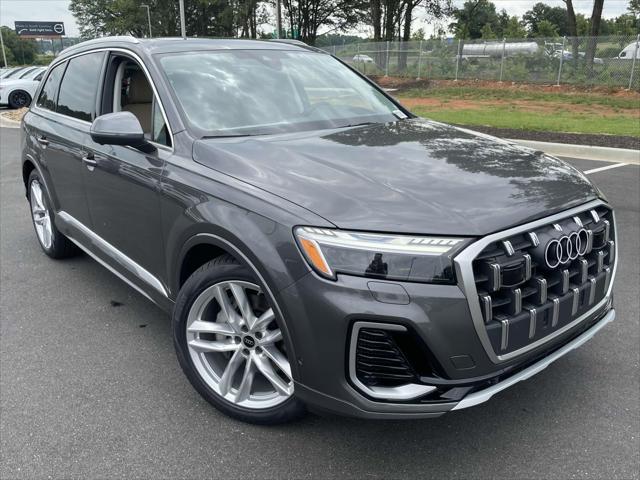 new 2025 Audi Q7 car, priced at $81,770