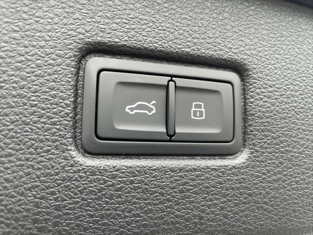 new 2025 Audi Q7 car, priced at $81,770