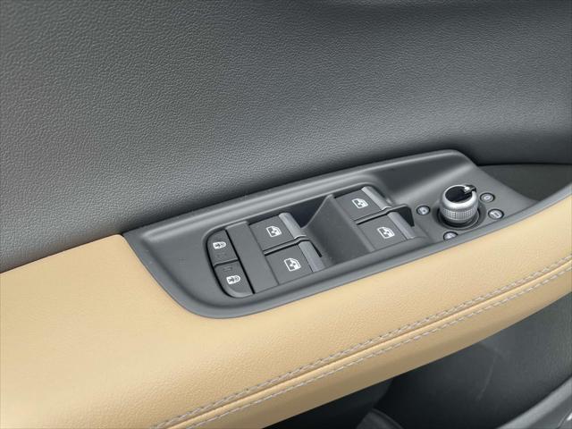 new 2025 Audi Q7 car, priced at $81,770