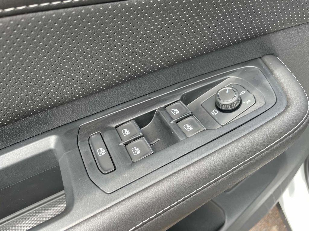 new 2025 Volkswagen Atlas car, priced at $55,680