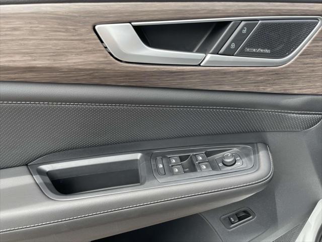 new 2025 Volkswagen Atlas car, priced at $55,680