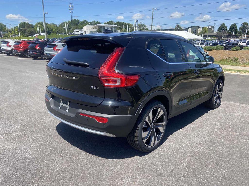 new 2025 Volvo XC40 car, priced at $52,015