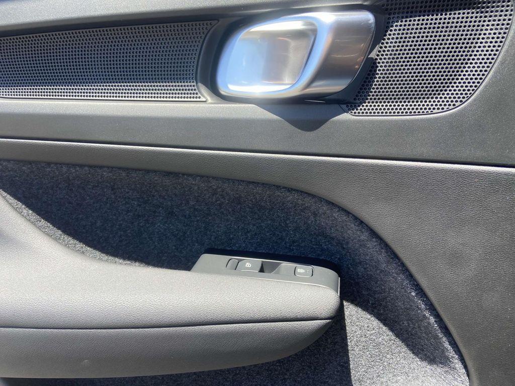 new 2025 Volvo XC40 car, priced at $52,015