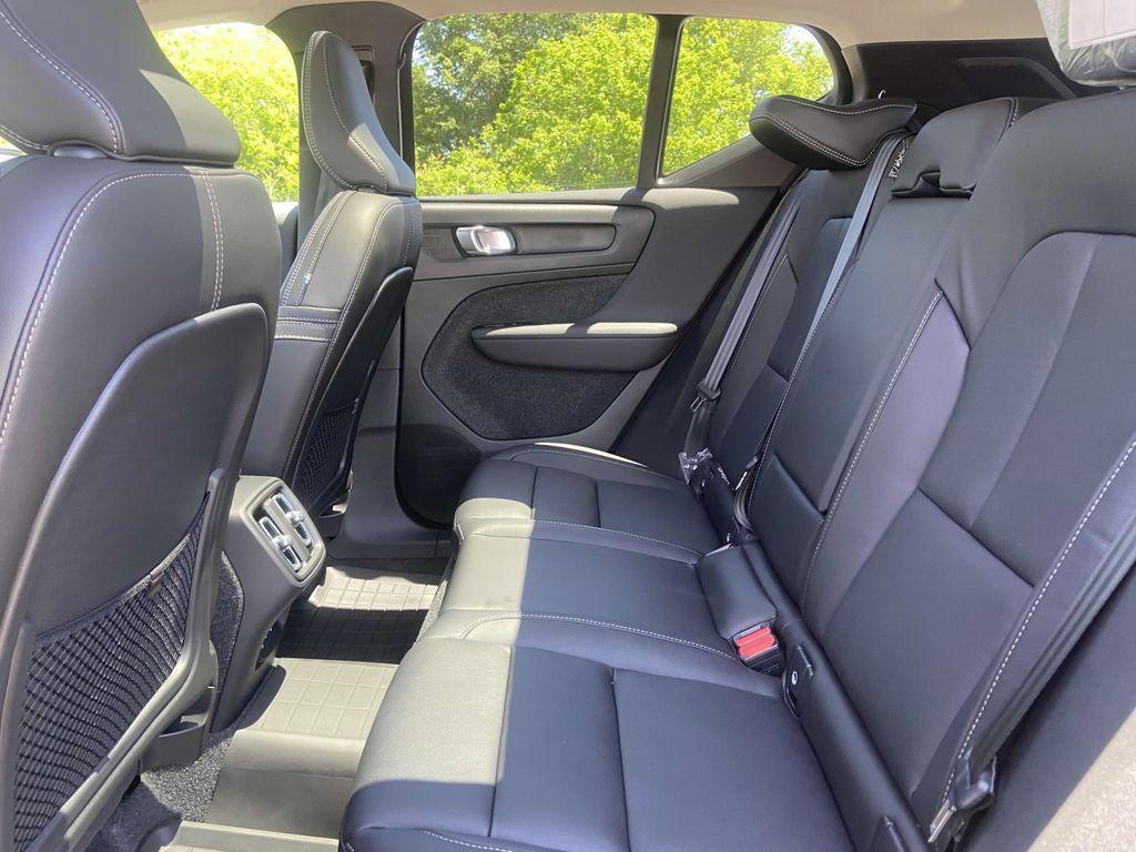 new 2025 Volvo XC40 car, priced at $52,015