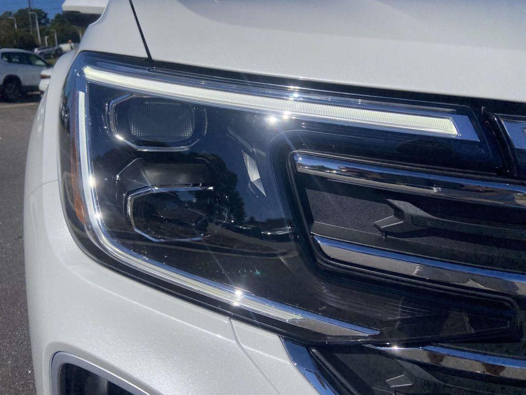 new 2026 Volkswagen Atlas car, priced at $48,446