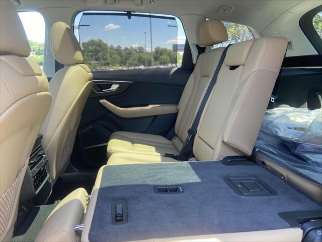 new 2025 Audi Q7 car, priced at $78,070