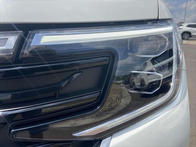 new 2025 Volkswagen Atlas car, priced at $55,680