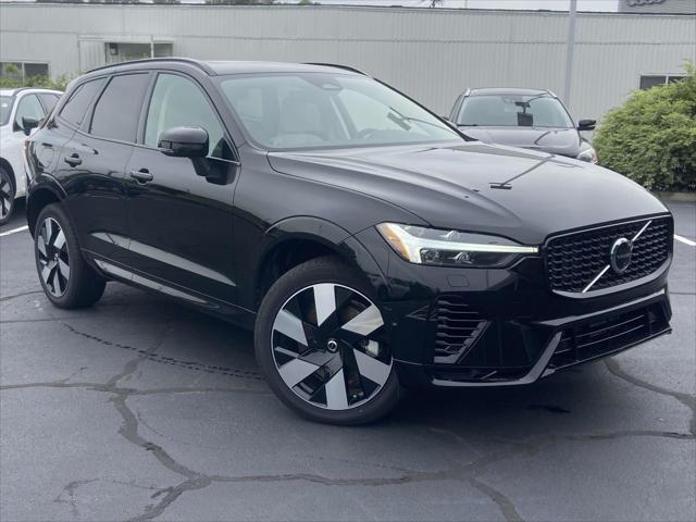new 2025 Volvo XC60 Plug-In Hybrid car