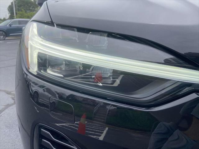 new 2025 Volvo XC60 Plug-In Hybrid car