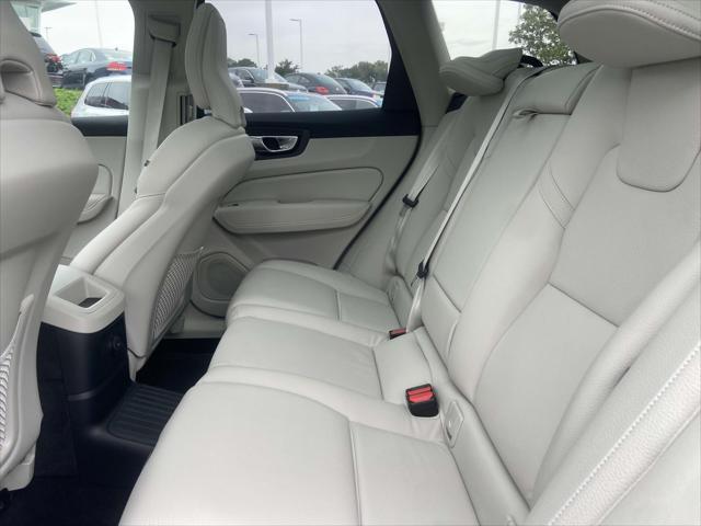 new 2025 Volvo XC60 Plug-In Hybrid car