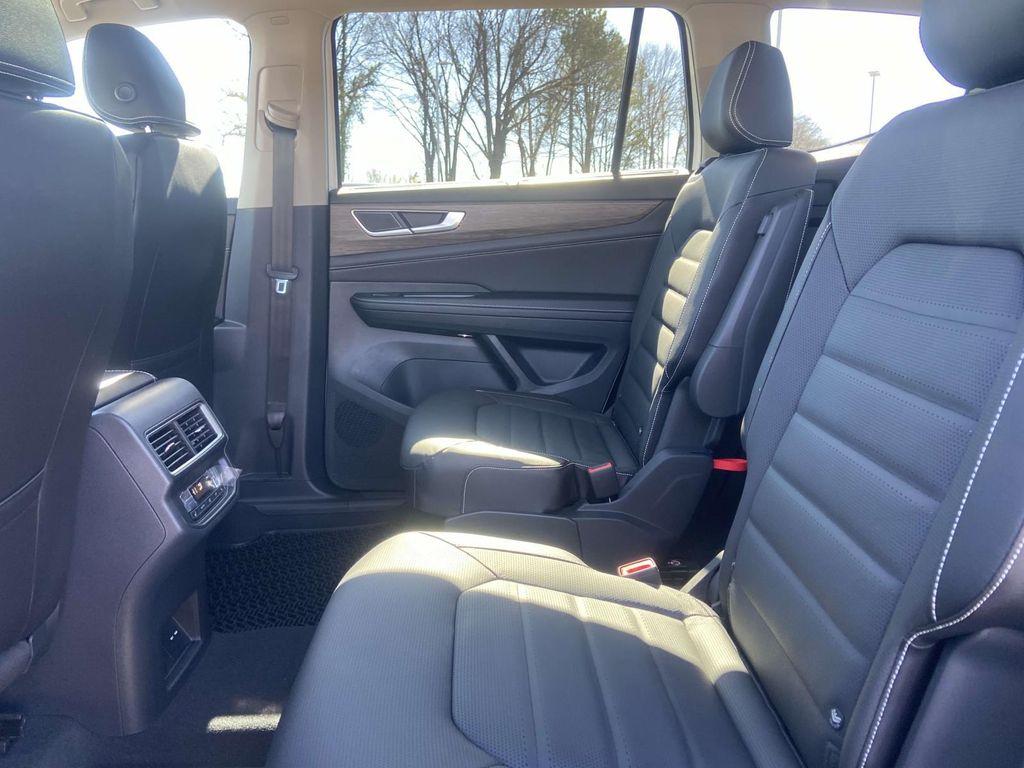 new 2025 Volkswagen Atlas car, priced at $51,816