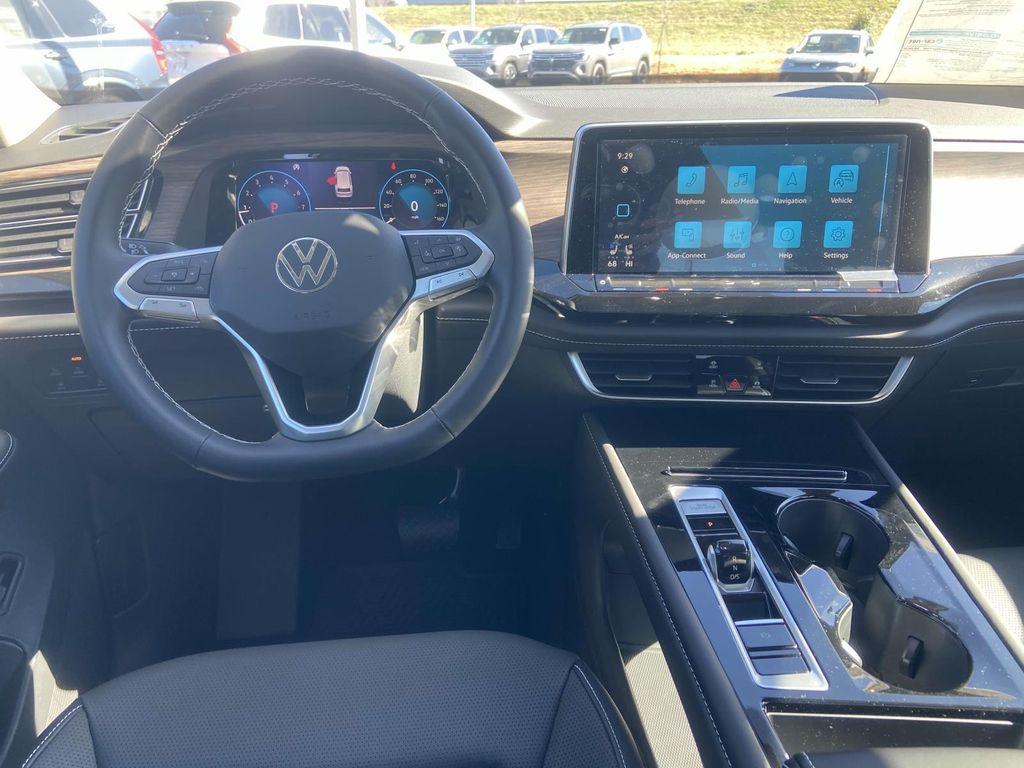 new 2025 Volkswagen Atlas car, priced at $51,816