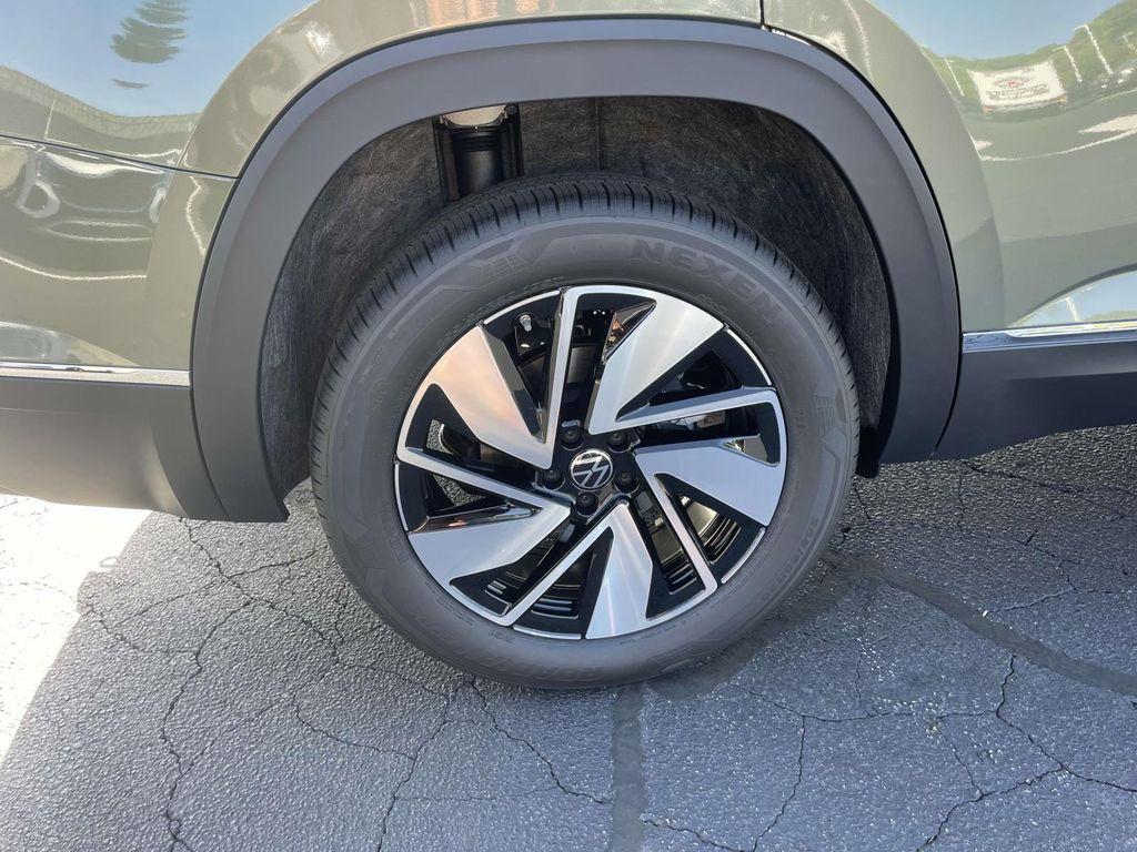 new 2025 Volkswagen Atlas car, priced at $50,915