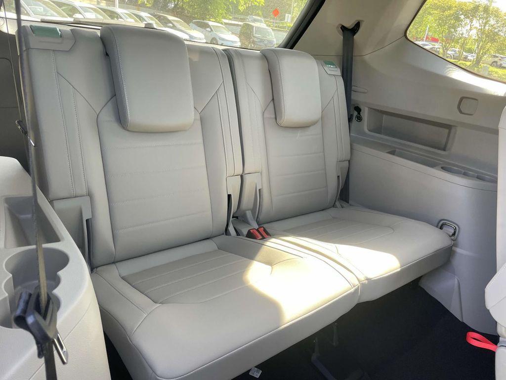 new 2025 Volkswagen Atlas car, priced at $50,915