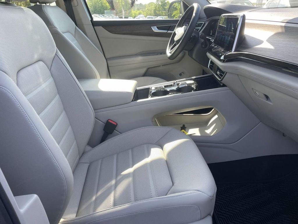 new 2025 Volkswagen Atlas car, priced at $50,915