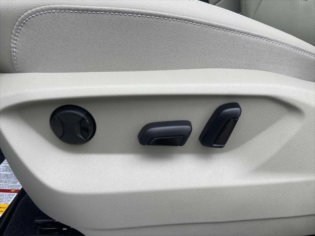 new 2025 Volkswagen Atlas car, priced at $46,120