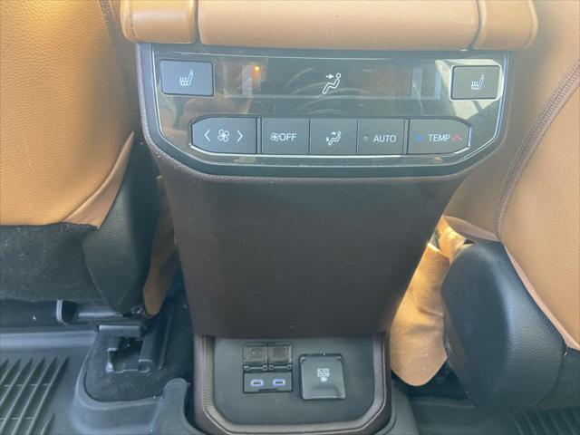used 2022 Toyota Highlander car, priced at $37,999