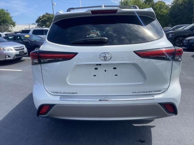 used 2022 Toyota Highlander car, priced at $37,999