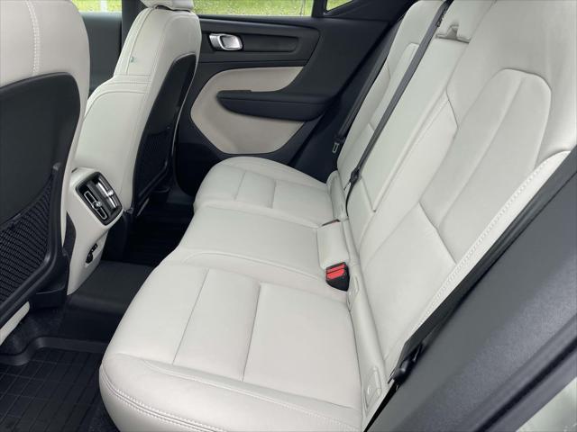new 2025 Volvo XC40 car, priced at $53,230