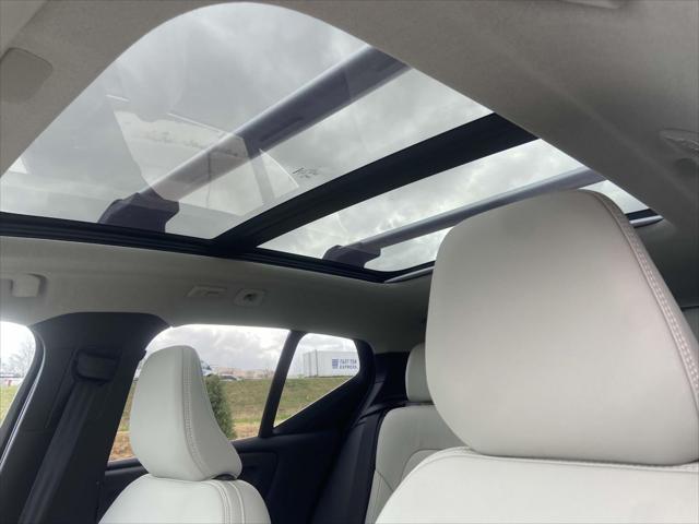 new 2025 Volvo XC40 car