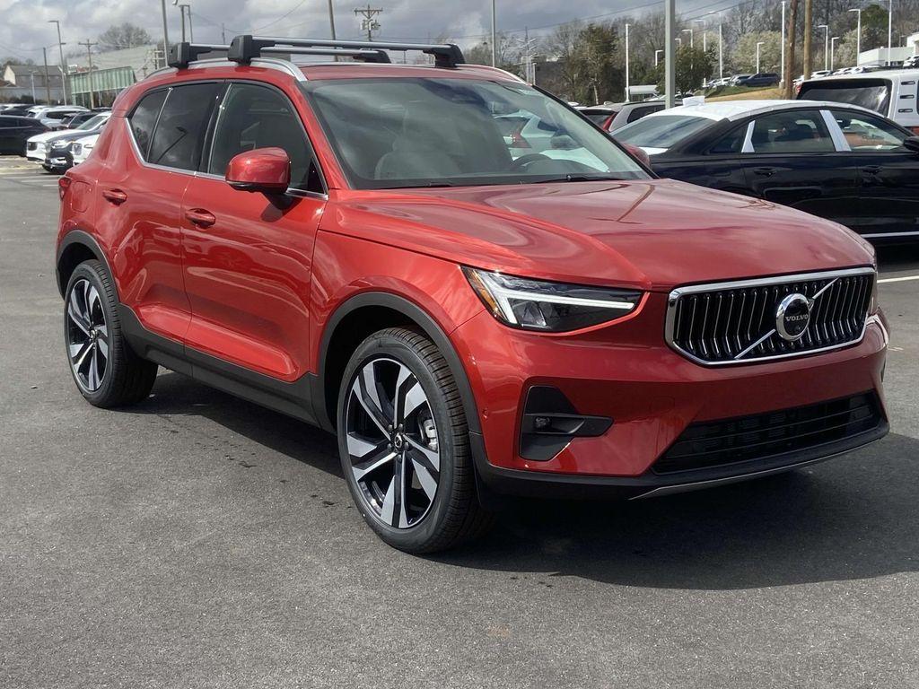 new 2025 Volvo XC40 car, priced at $45,346