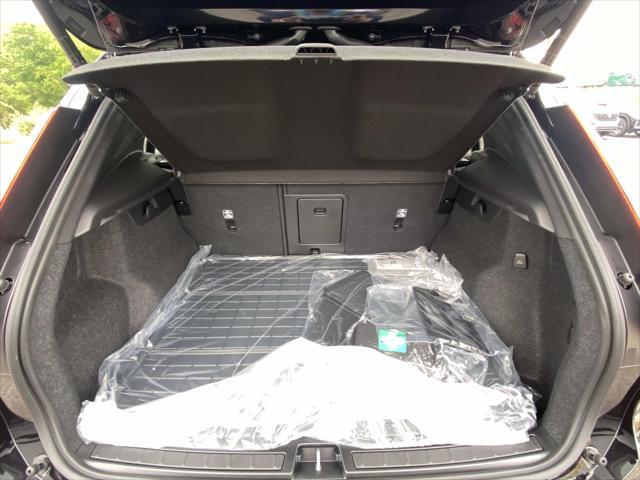 new 2025 Volvo XC40 car, priced at $52,255