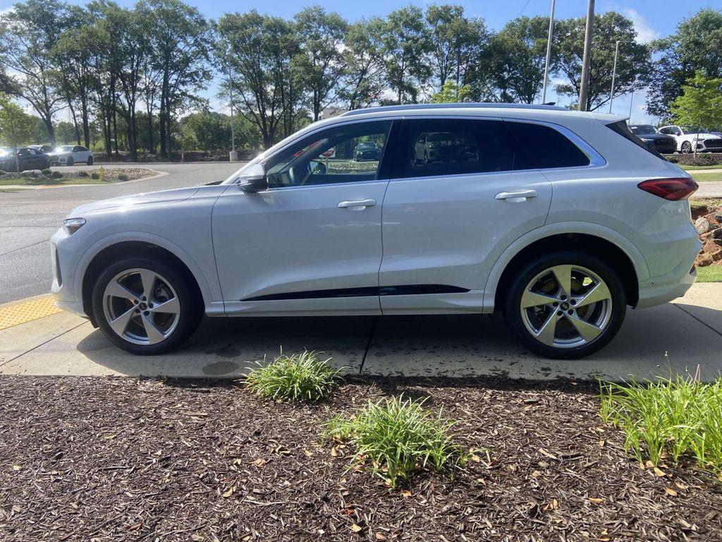 new 2025 Audi Q5 car, priced at $61,300