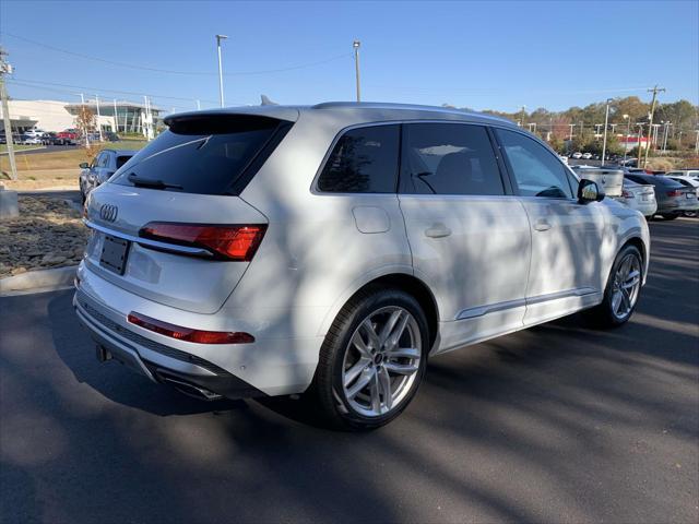 new 2025 Audi Q7 car, priced at $81,670