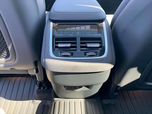 new 2025 Volvo XC90 car