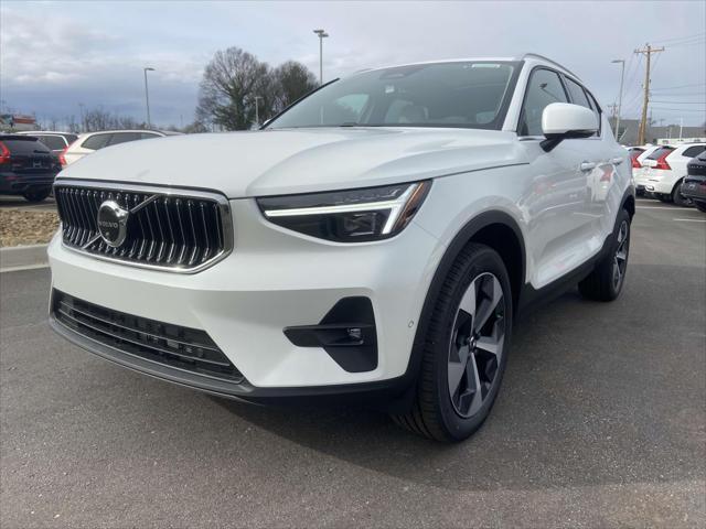 new 2025 Volvo XC40 car, priced at $48,900