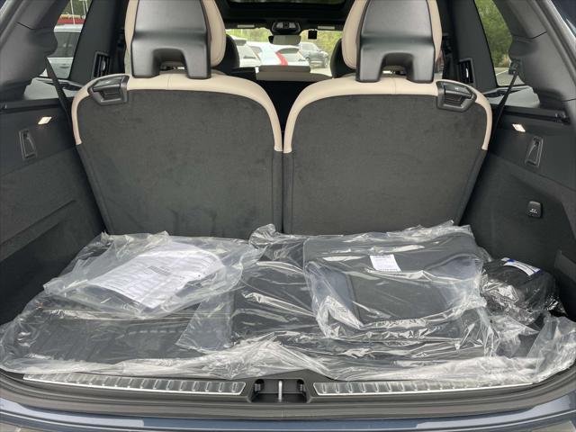 new 2025 Volvo XC90 car