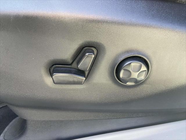 used 2023 Chrysler Pacifica car, priced at $25,899