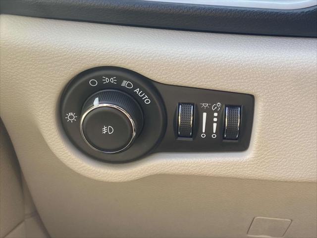 used 2023 Chrysler Pacifica car, priced at $25,899