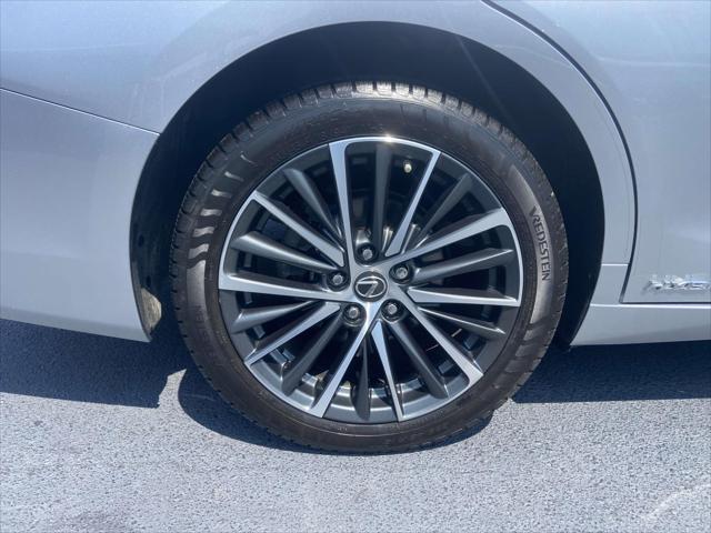 used 2022 Lexus ES 300h car, priced at $37,999