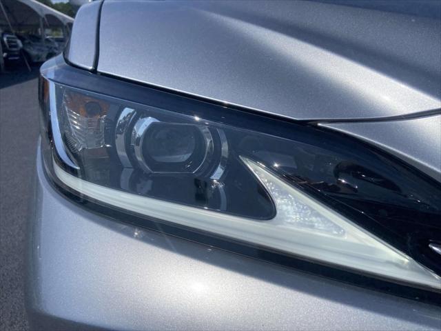 used 2022 Lexus ES 300h car, priced at $37,999