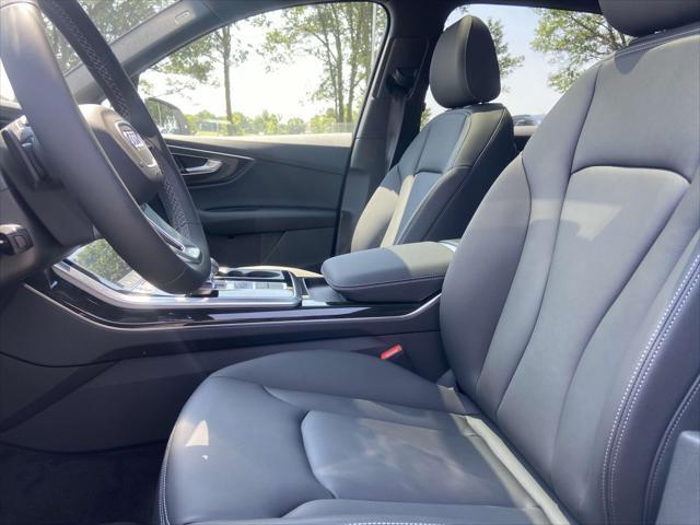 new 2025 Audi Q7 car, priced at $65,730