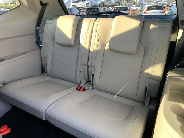 new 2025 Volkswagen Atlas car, priced at $48,499