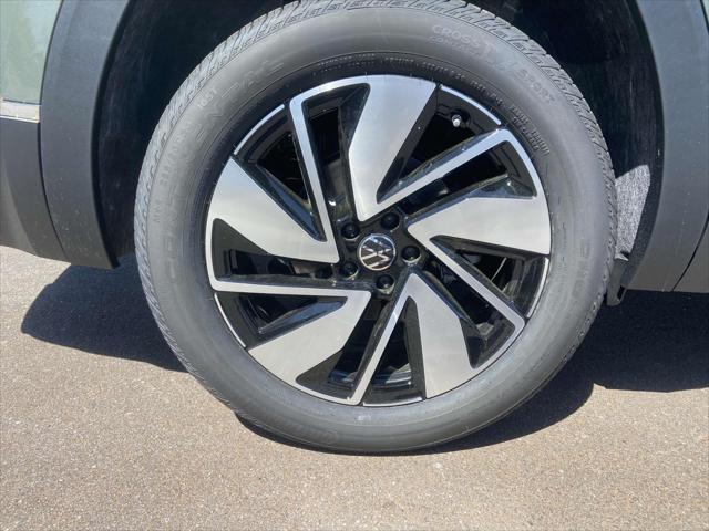 new 2025 Volkswagen Atlas car, priced at $50,220