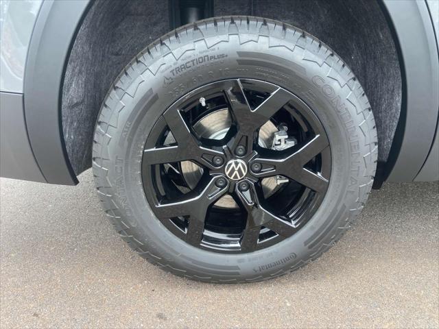 new 2025 Volkswagen Atlas car, priced at $49,825