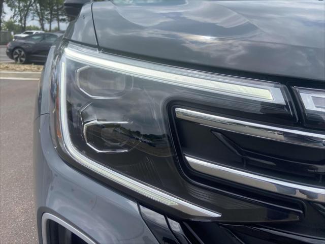 new 2025 Volkswagen Atlas car, priced at $49,825