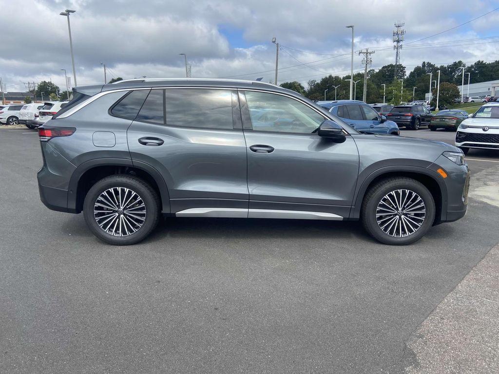 new 2025 Volkswagen Tiguan car, priced at $32,266