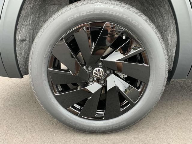 new 2024 Volkswagen Atlas car, priced at $45,970