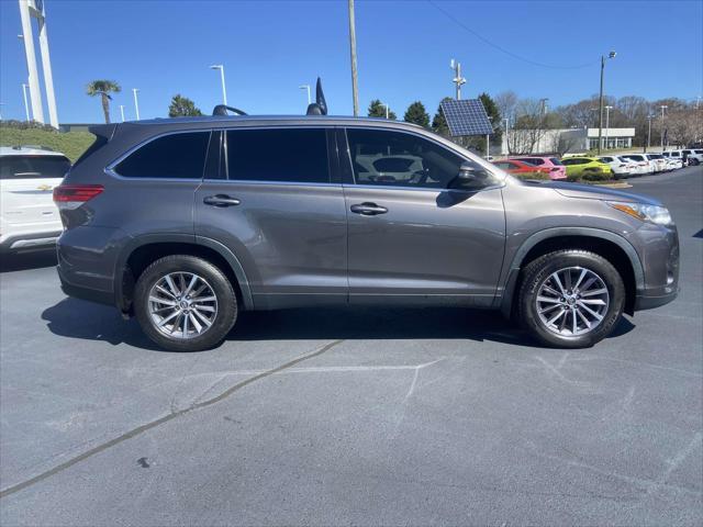 used 2019 Toyota Highlander car, priced at $25,999
