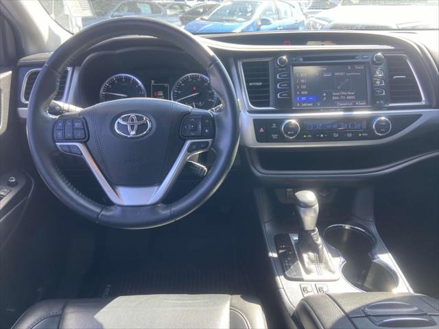 used 2019 Toyota Highlander car, priced at $25,999
