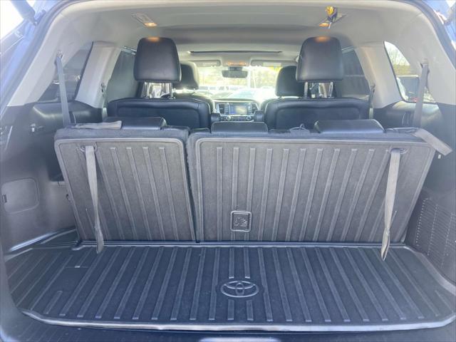 used 2019 Toyota Highlander car, priced at $25,999