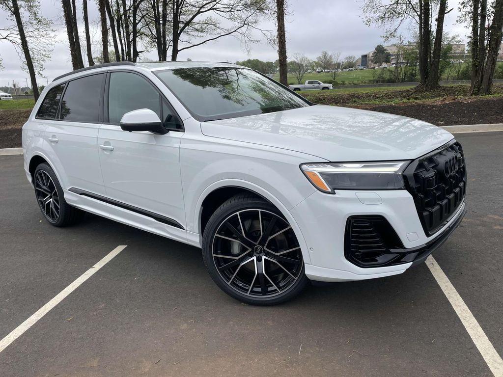 new 2025 Audi Q7 car, priced at $79,340